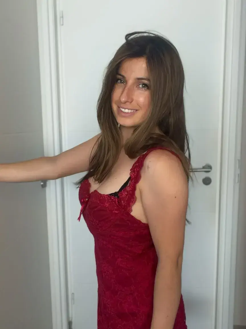 Profite de mon profil gratuitement. Hâte de parler avec toi en DM ! Abonne-toi vite ✨