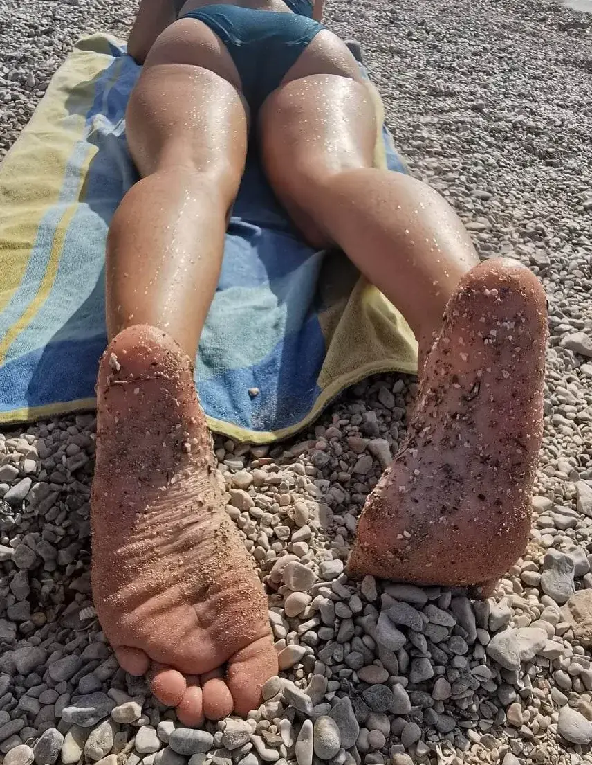 Leak & nude 5 — Kim_feetish