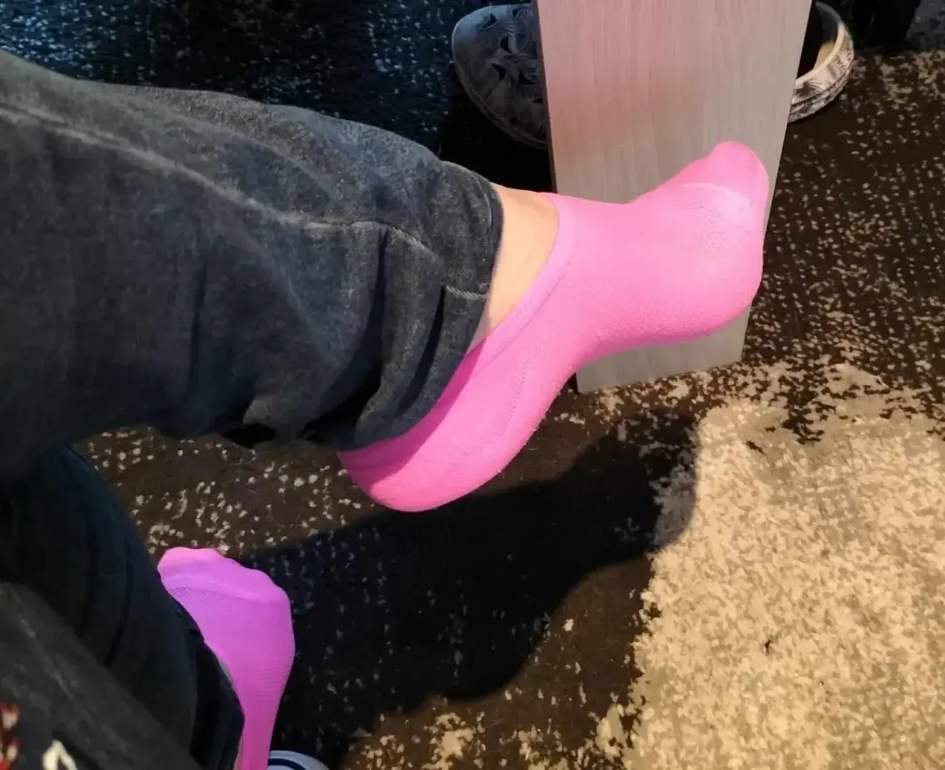 A l'aise en chaussettes
