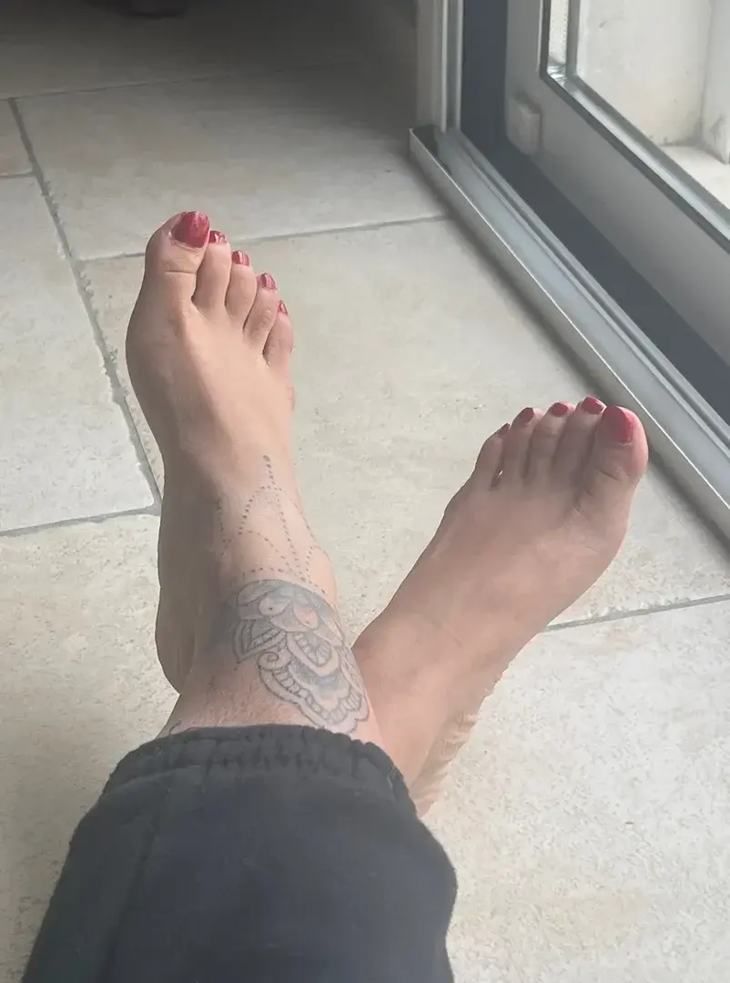 Leak & nude 1 — Greedyfoot_