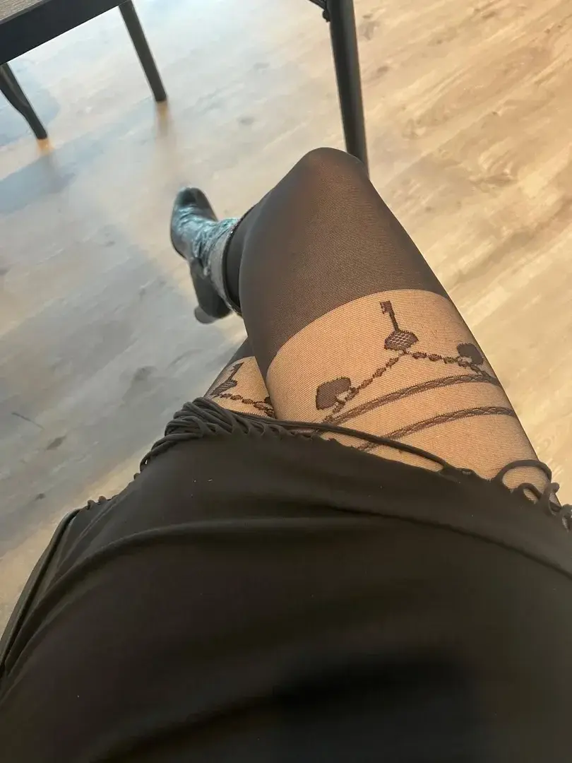 Leak & nude 3 — Roserougepassion