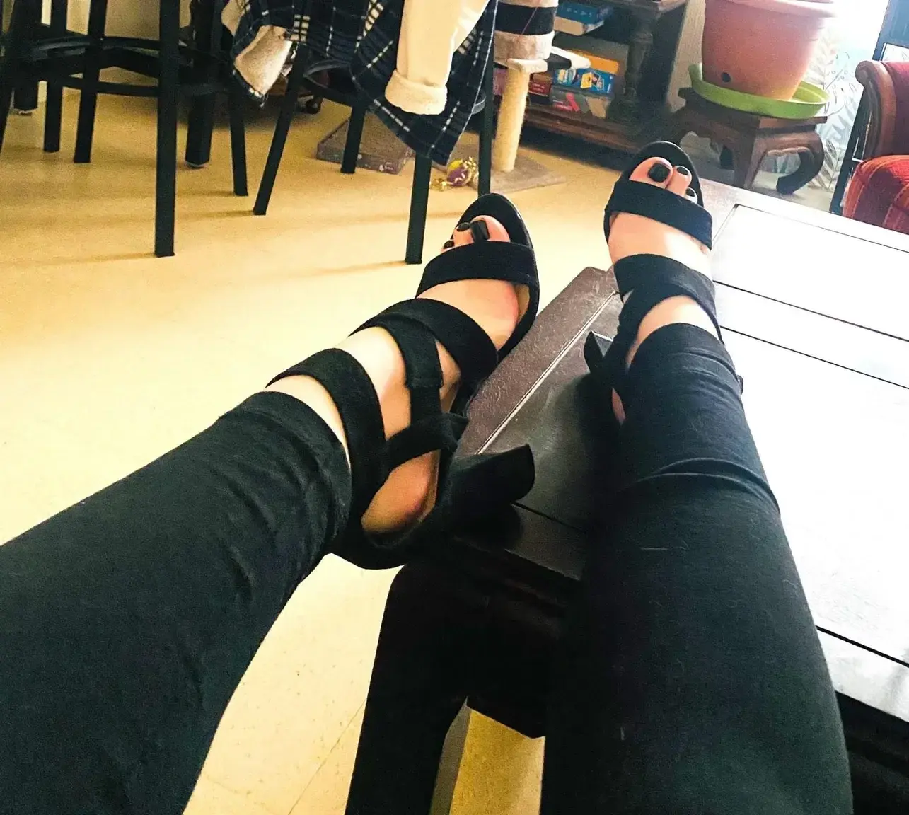 Leak & nude 1 — Lola_feetgirl_french