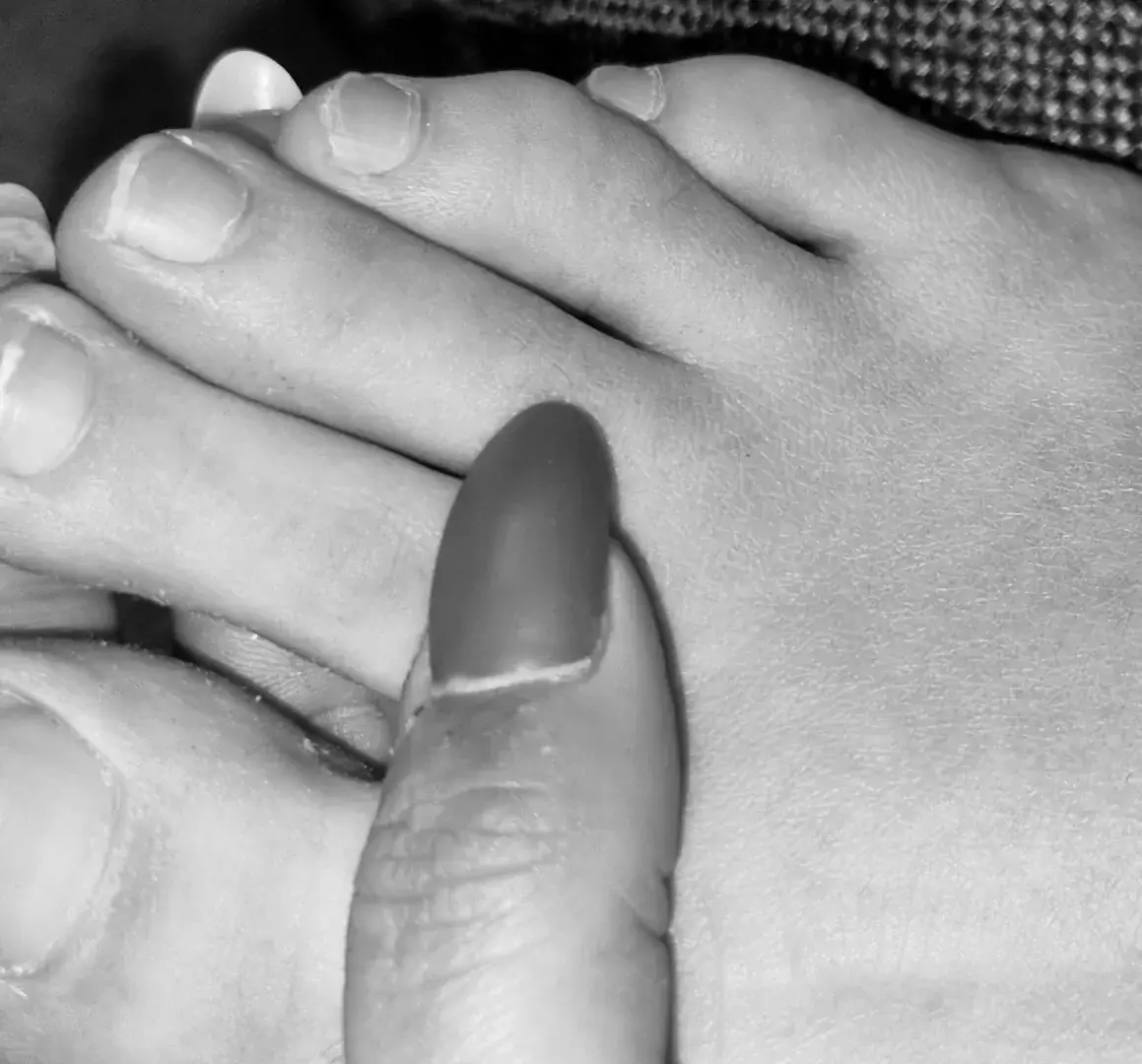 I love my foot 💖Et toi ? Si tu aime demande ta photo personnelle ou abonne toi