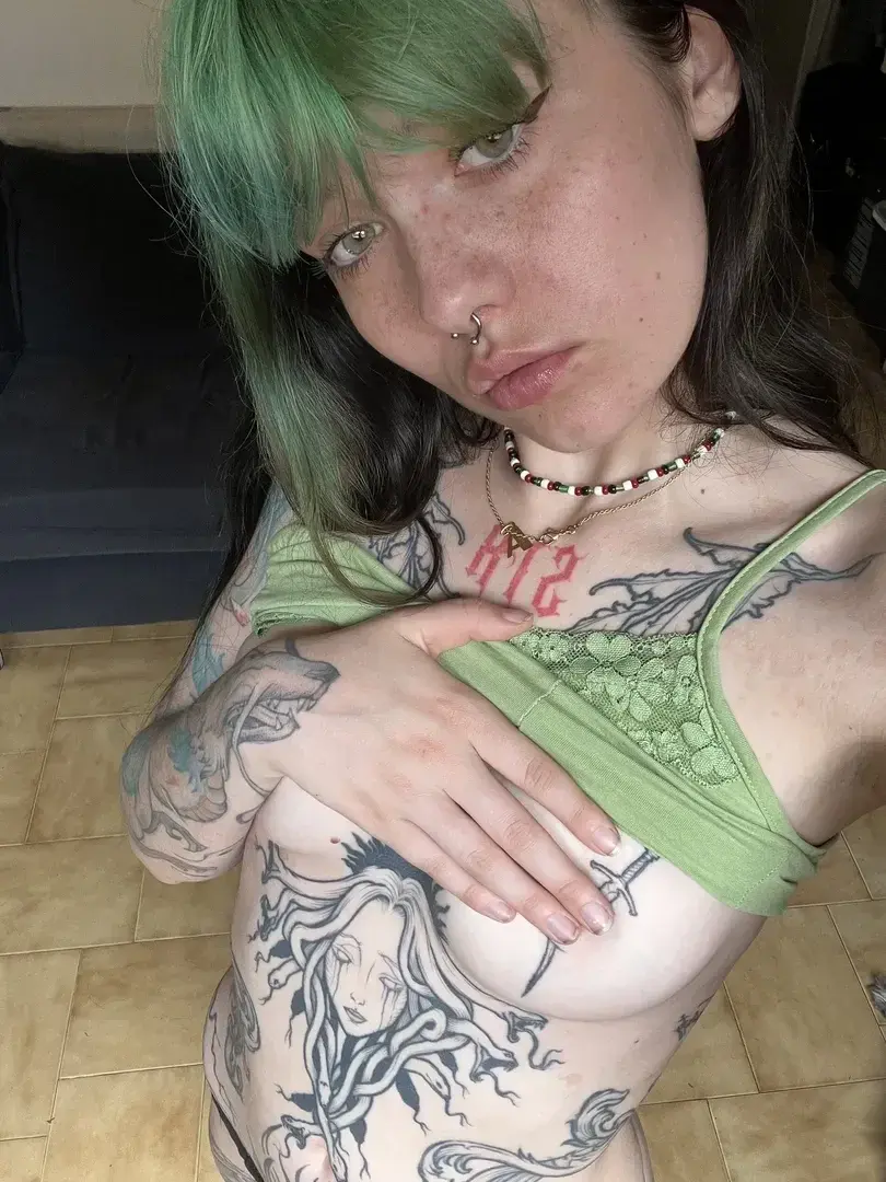 Leak public de Lilithxxx — « profitez mon abonnement est gratuit encore 24h » (nude) sur MYM