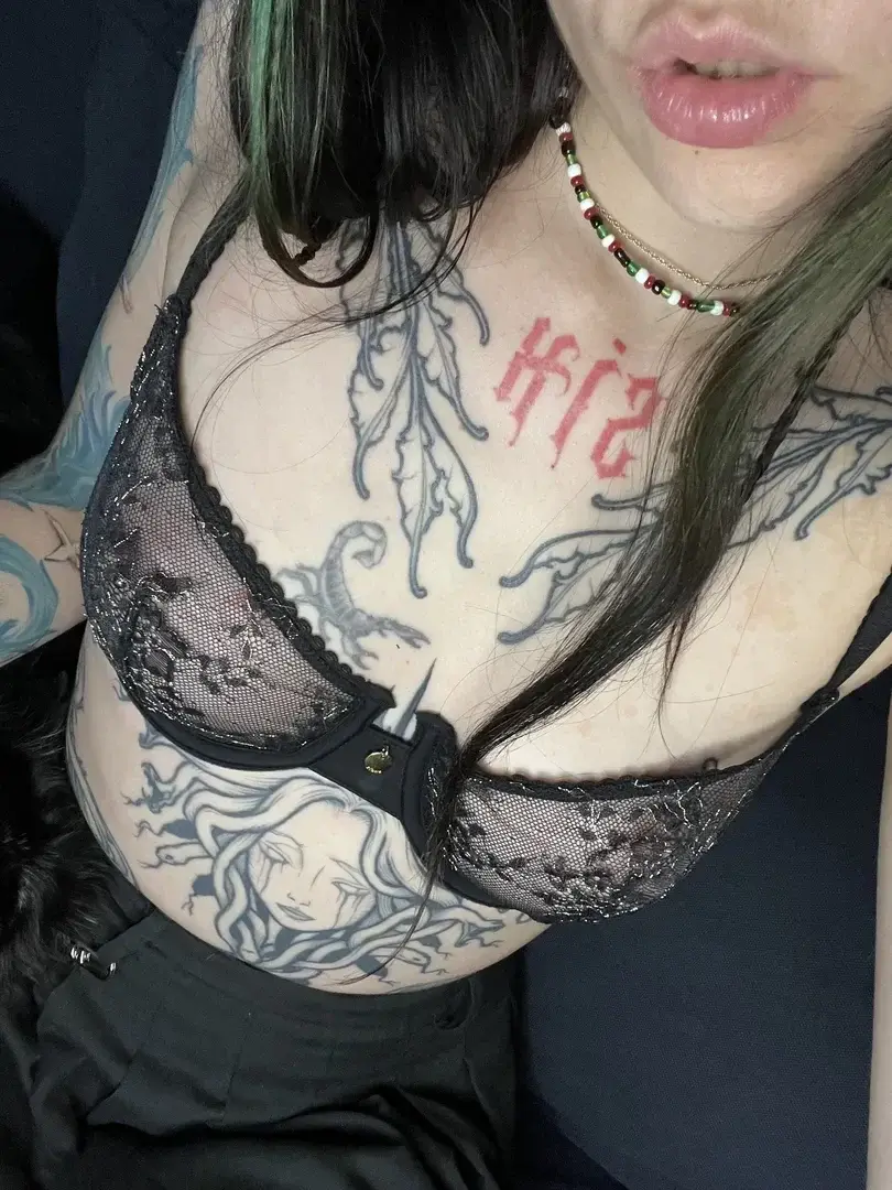 Leak public de Lilithxxx — « profitez mon abonnement est gratuit encore 24h » (nude) sur MYM