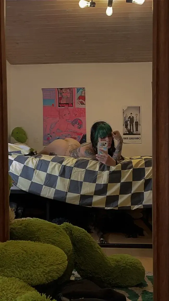 Leak & nude MYM — Lilithxxx : « 🎁 profitez mon abonnement est gratuit encore 24h » (MYM)
