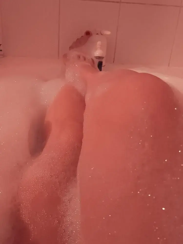👣💦💦