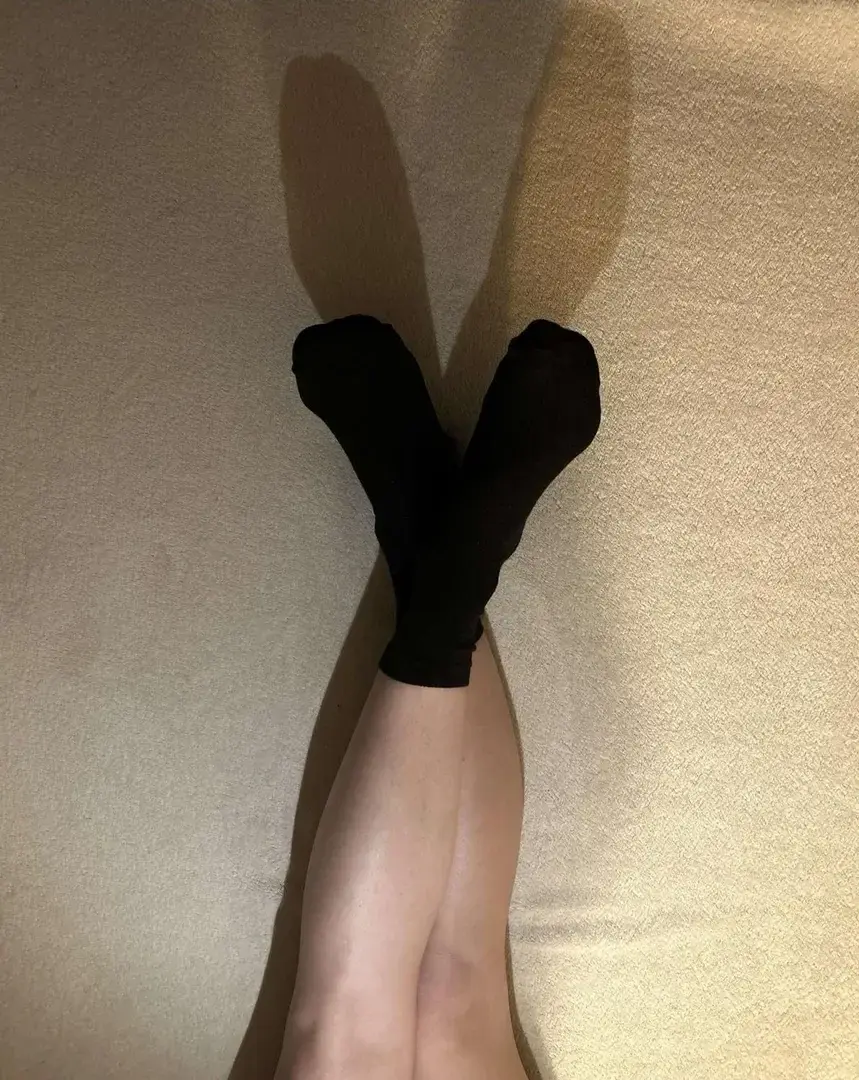Leak & nude 1 — Piedsetpassion