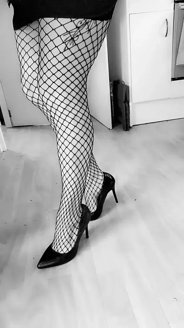 Leak & nude 1 — Minipiedmarseillaisse