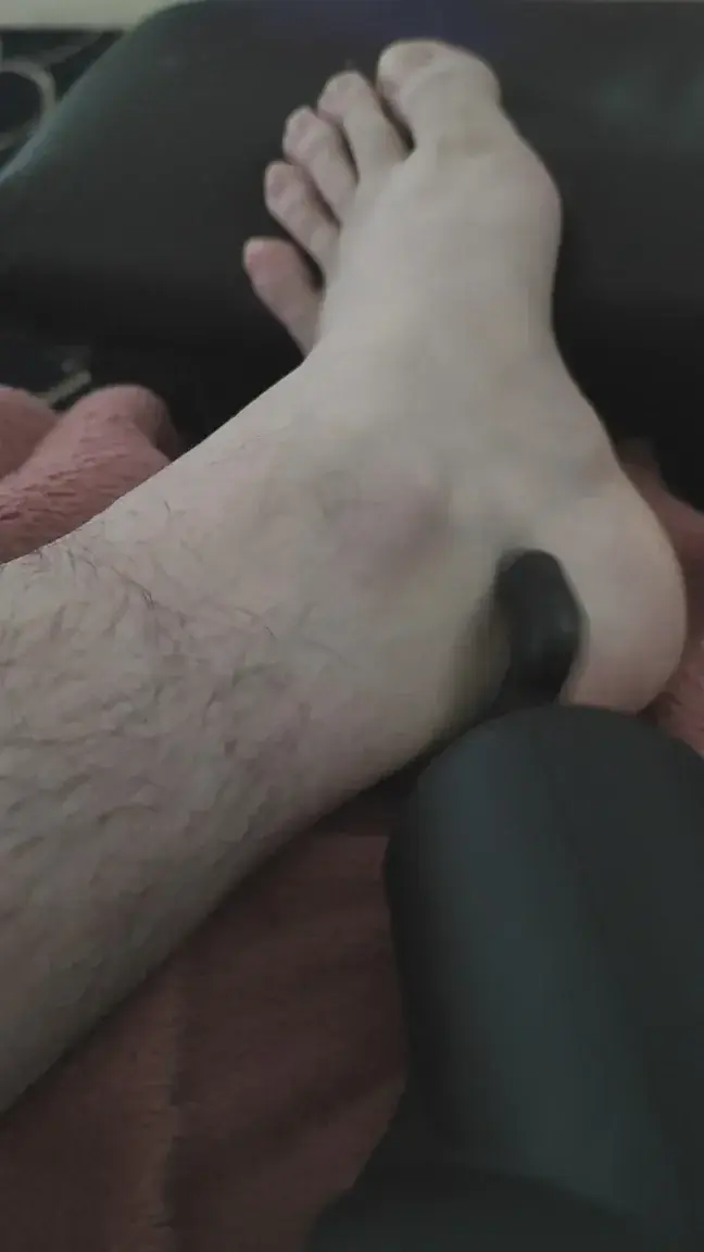Massage au pistolet de massage 😋 la suite en pv