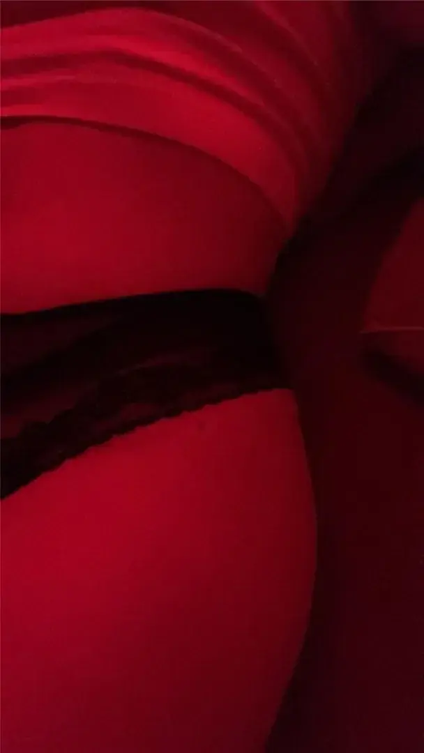 Leak & nude 1 — Laura_mariani_off