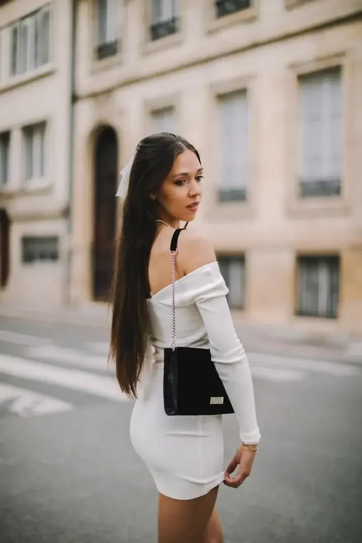 Leak public de Cynthia_vlsc — « Outfit » (nude) sur MYM