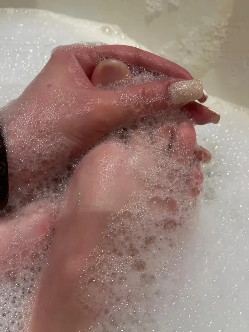 Leak & nude 2 — Piedpretatout