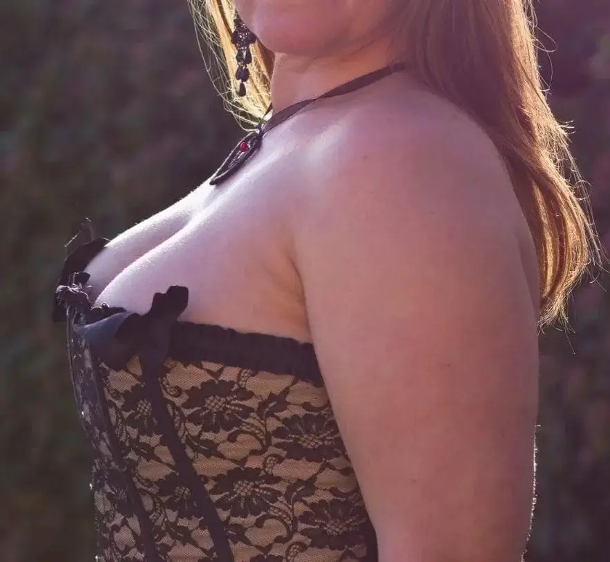 #bustier #lingerie #sexy #milf #sensualité