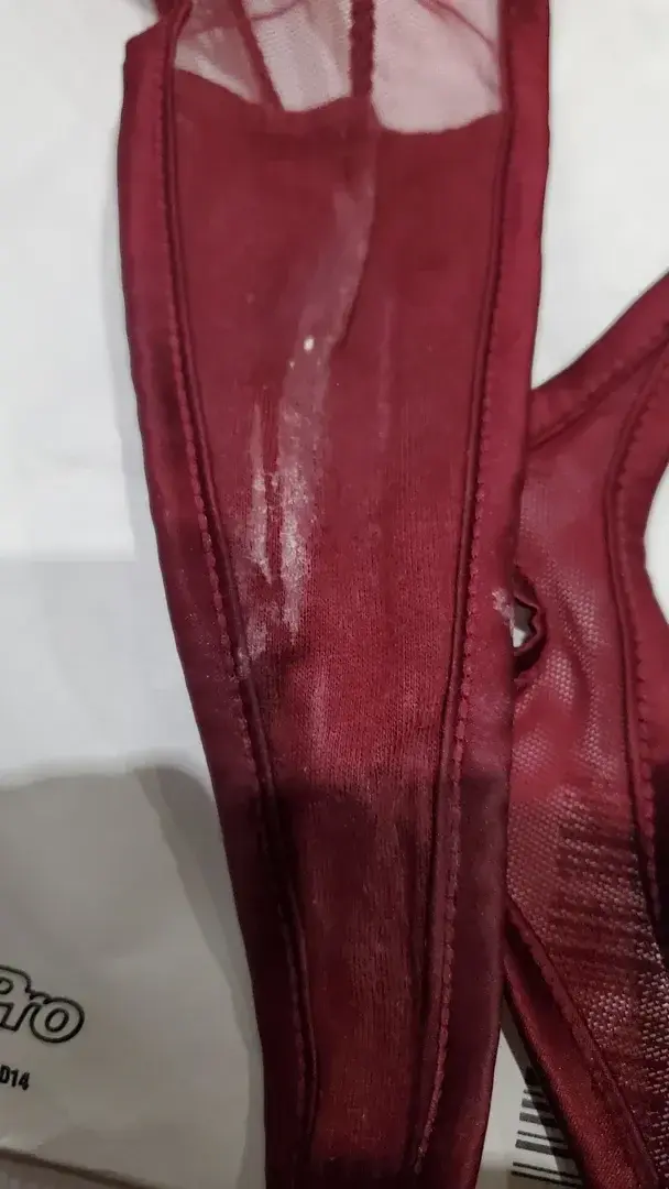 Demande d'un abonné achat d'un string porter