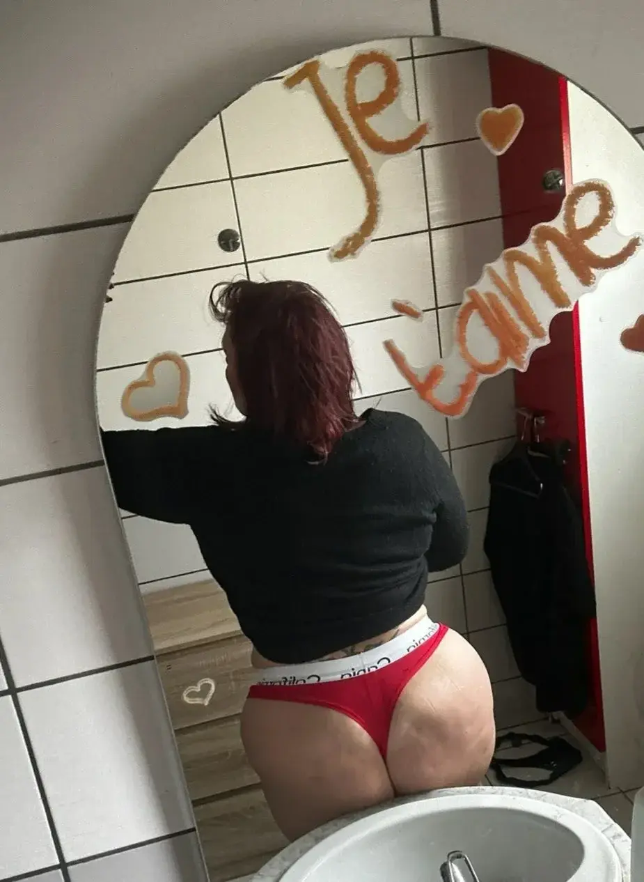 Leak & nude MYM — Motardesexy59 : « Mon cul de cochonne » (MYM)