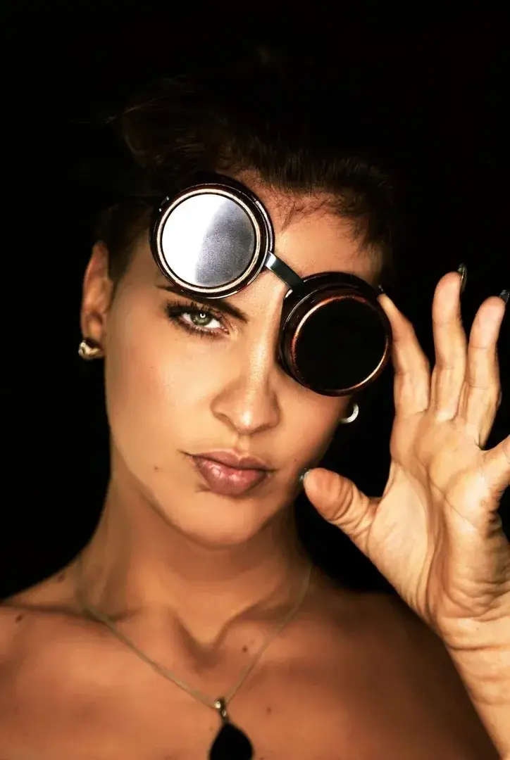 Leak public de Farah2b — « description de la photo » (nude) sur MYM