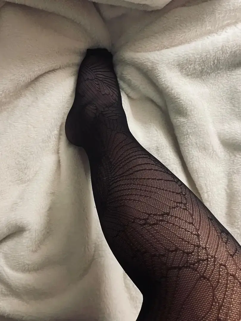 Leak & nude 1 — Petitefleurm