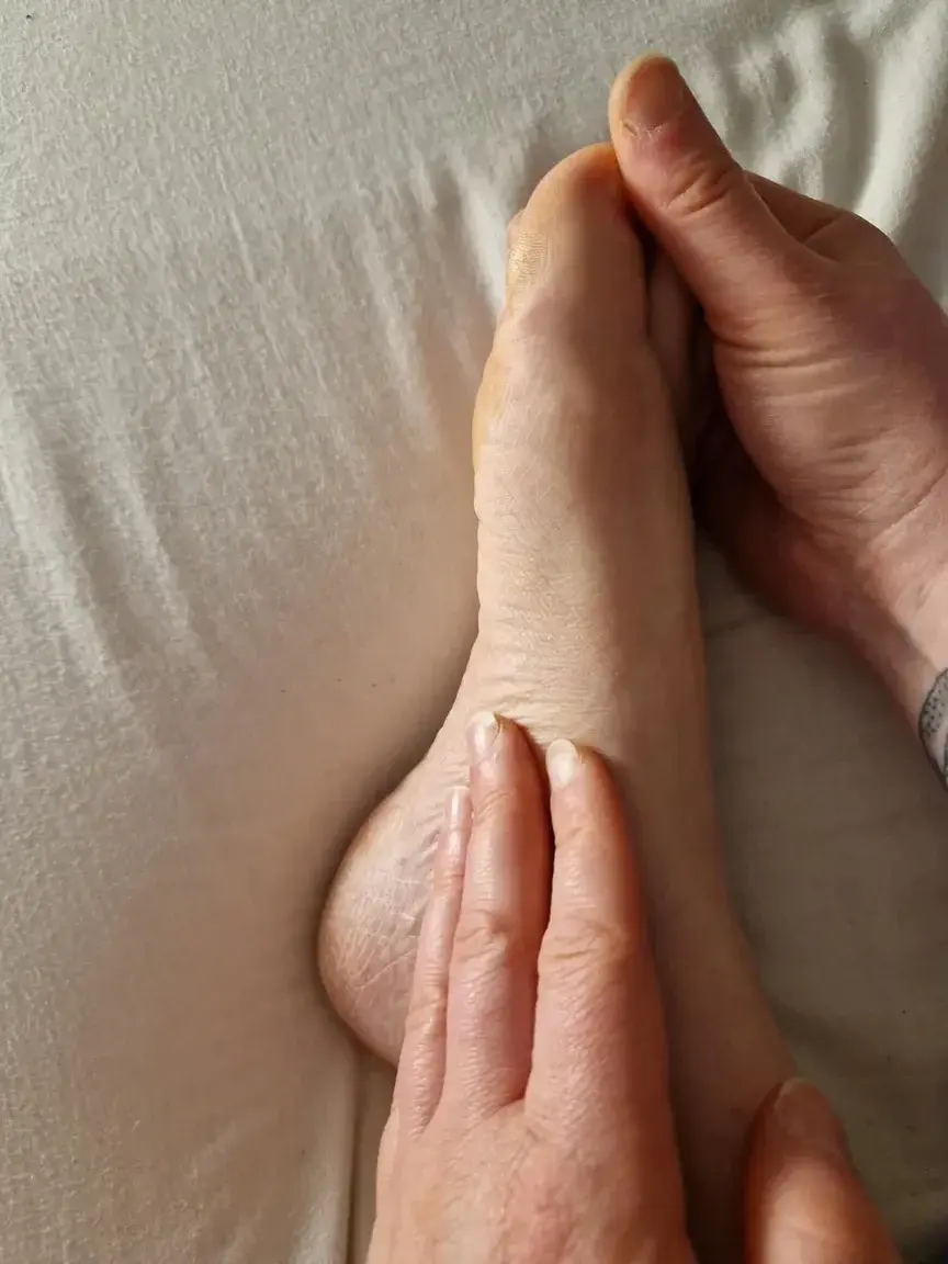 Leak & nude 6 — Hand-foot