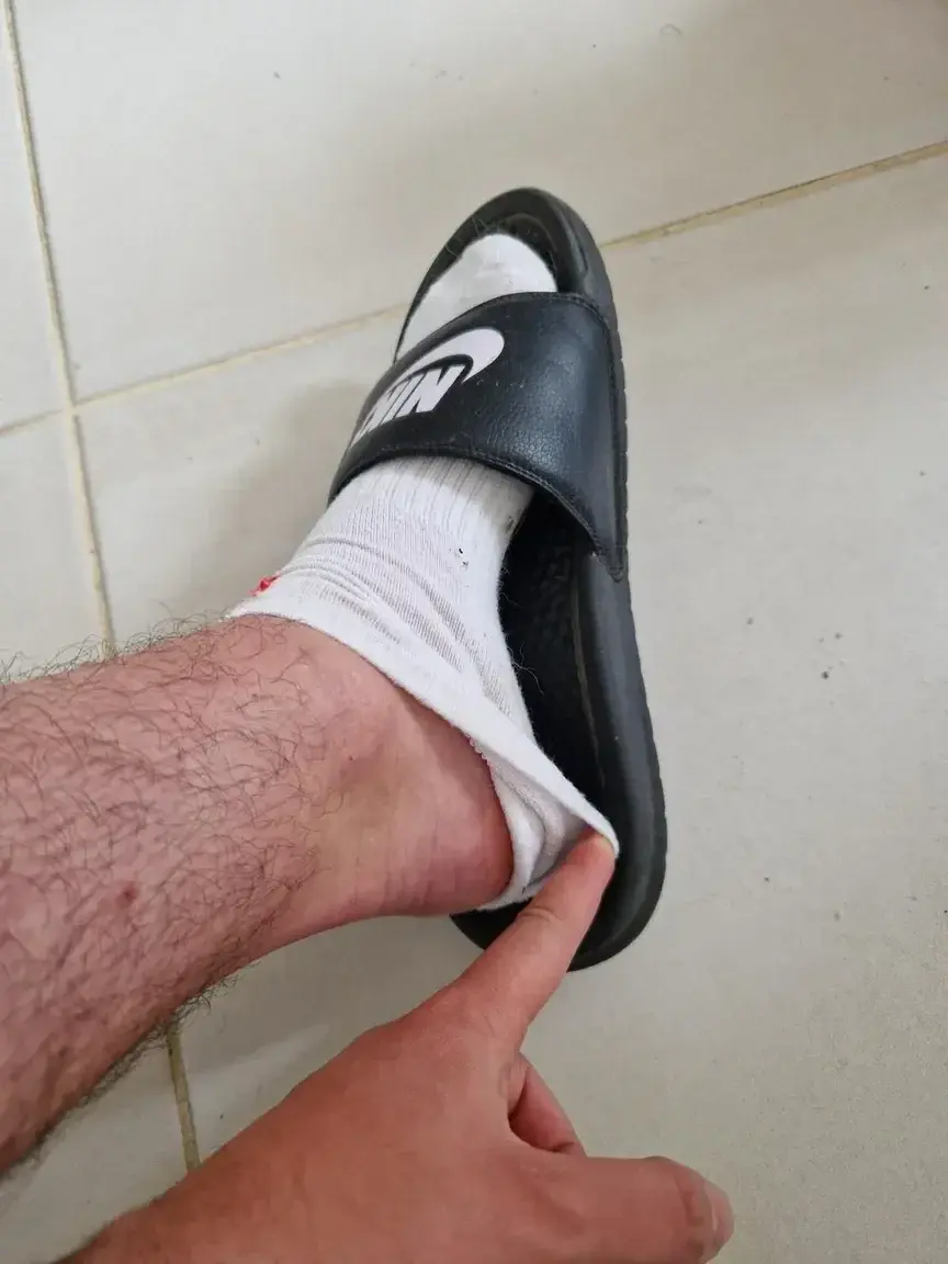 Leak & nude 8 — Hand-foot