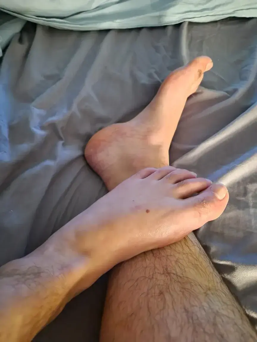 Leak & nude 9 — Hand-foot