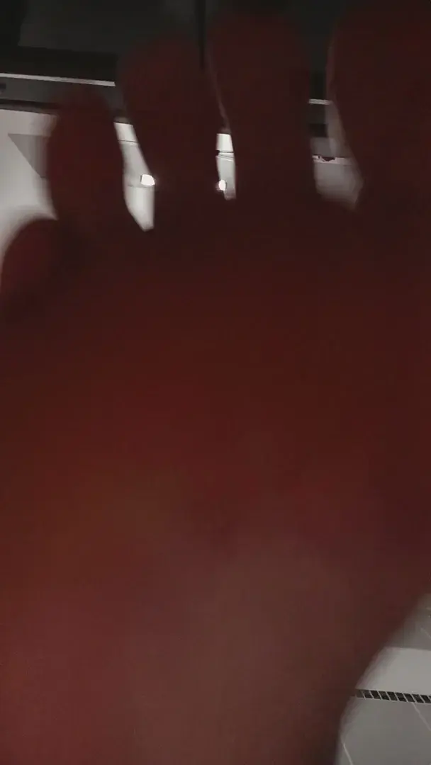 Leak & nude 1 — Feethotfindom