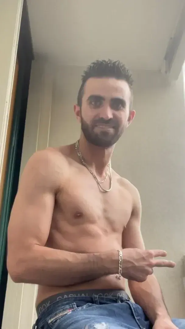 Leak & nude 4 — Latino_paris75