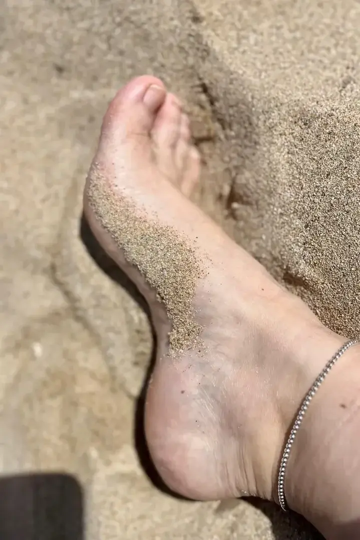 Leak & nude 1 — Lespiedsdecharlotte
