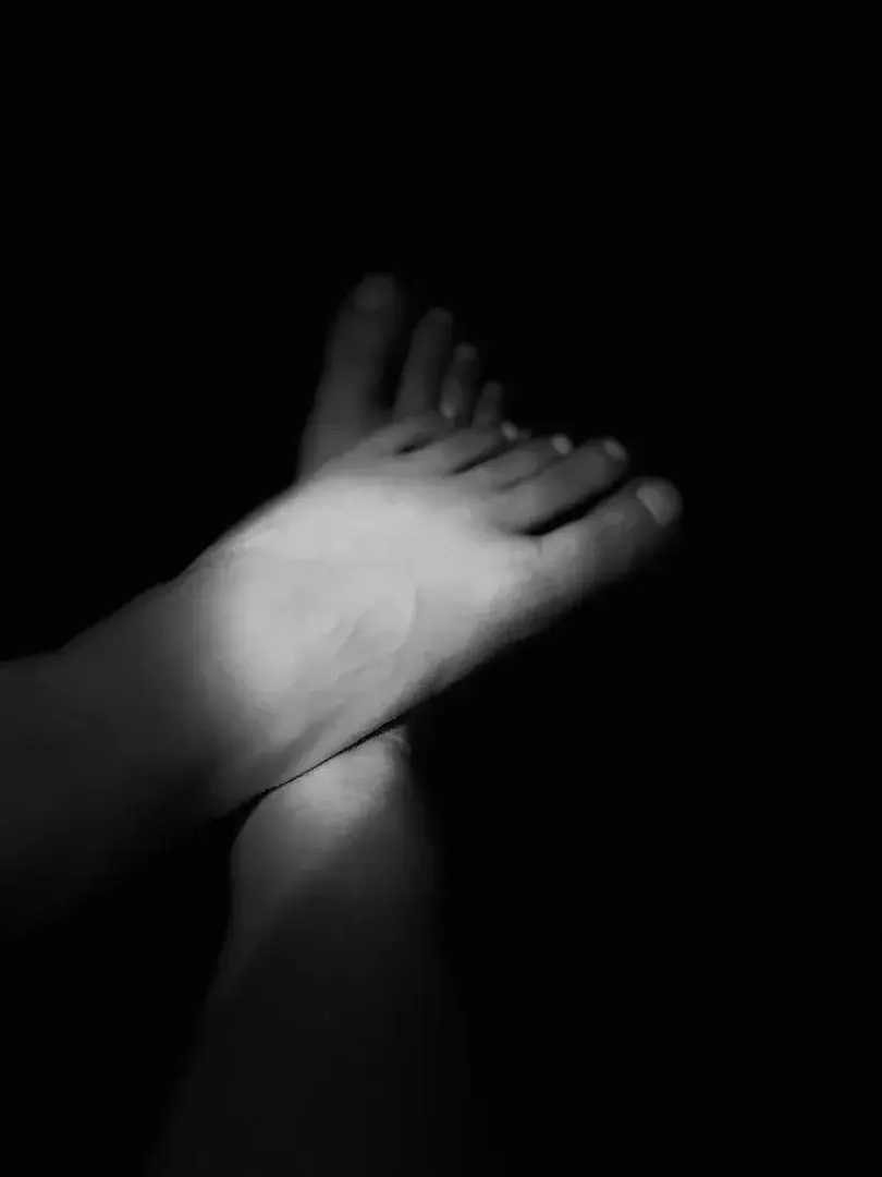 Leak & nude 3 — Footsprings