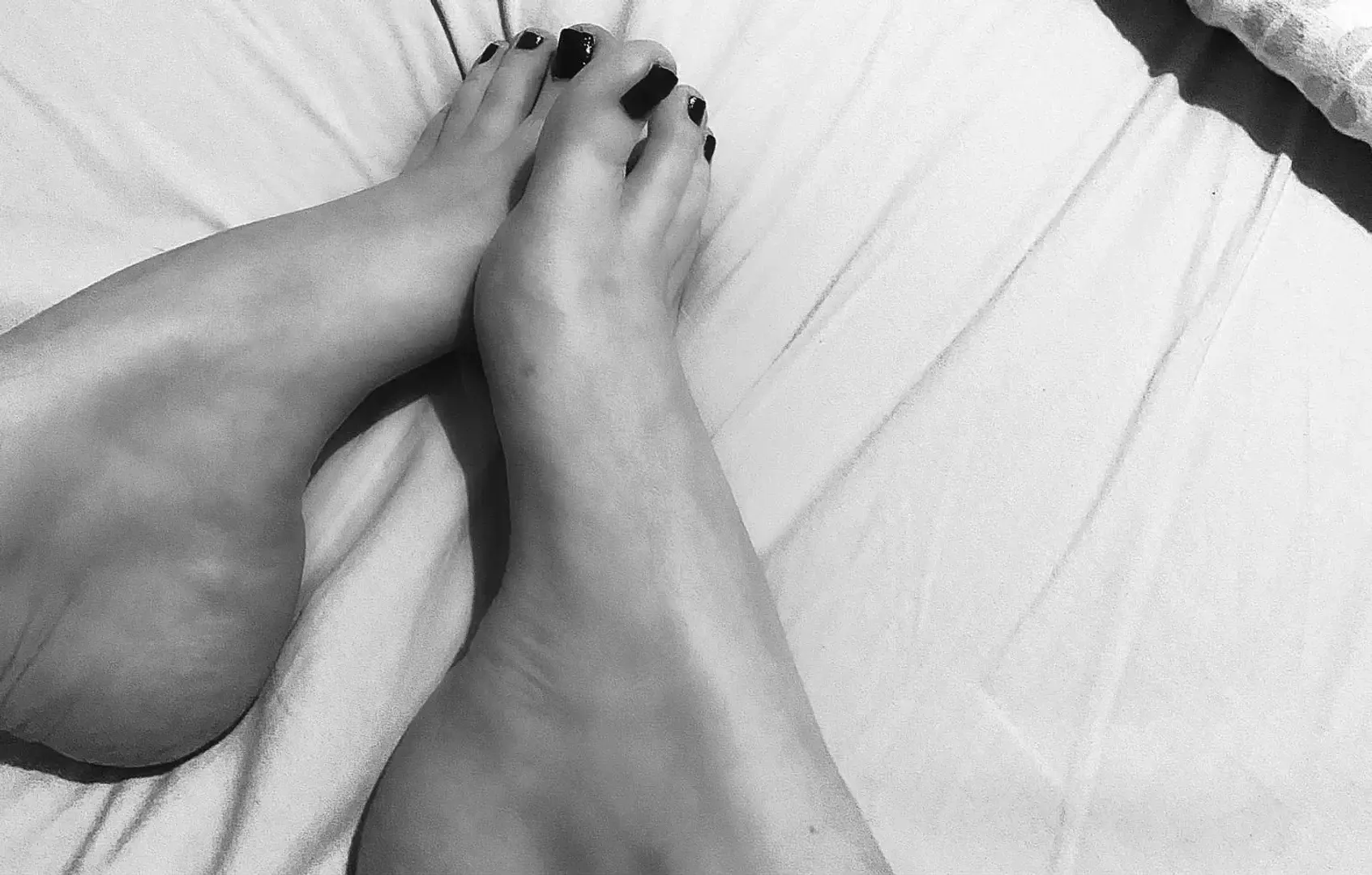 Leak & nude 3 — Jolispieds2211