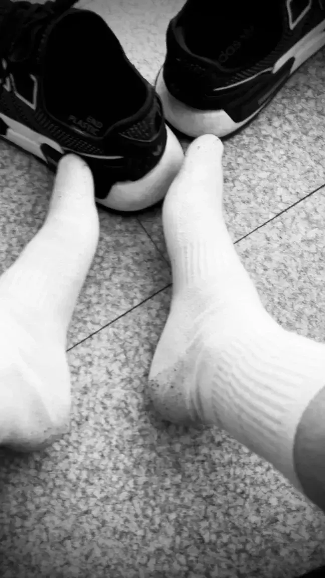 Leak & nude 19 — Souslespiedsdunhomme
