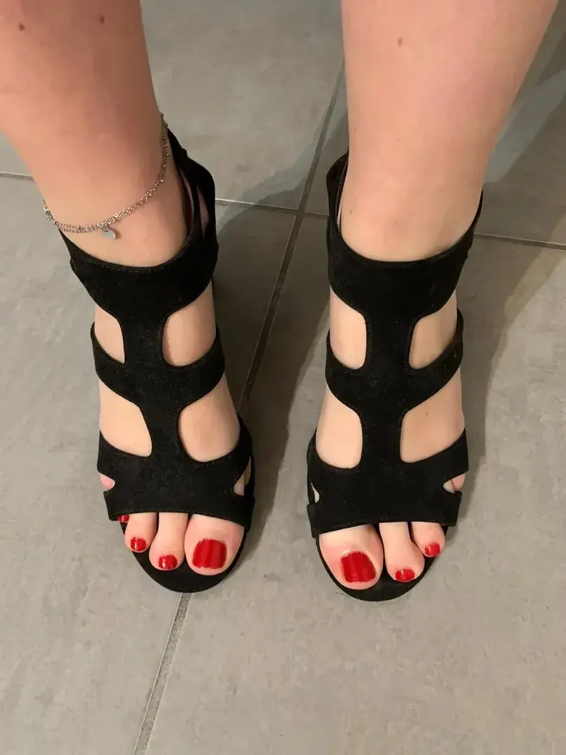 Leak & nude 1 — Piedsdamour69