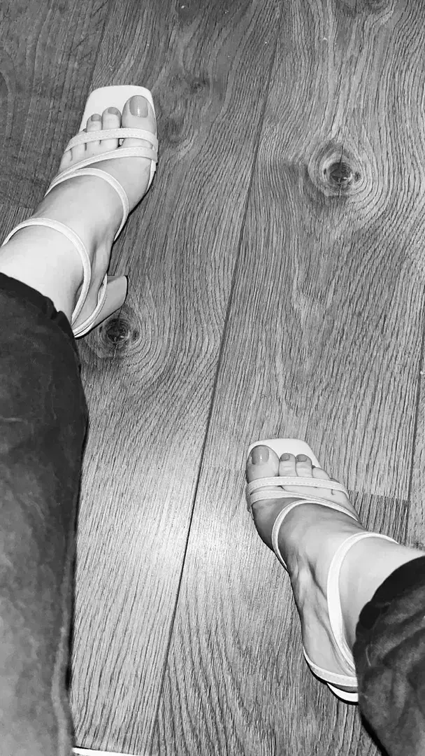 Leak & nude 3 — Feetblues_
