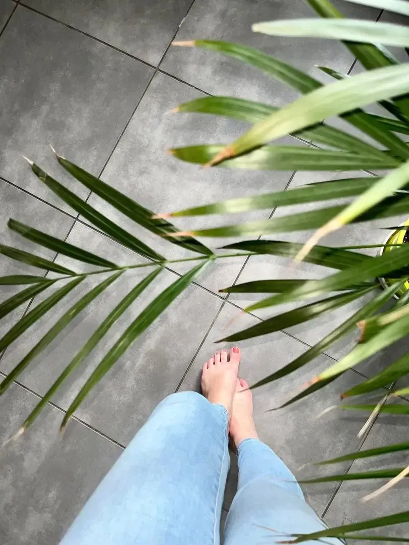 Leak & nude 5 — Feetblues_