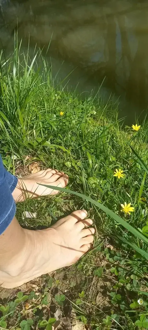Leak & nude 1 — Pieds-nature