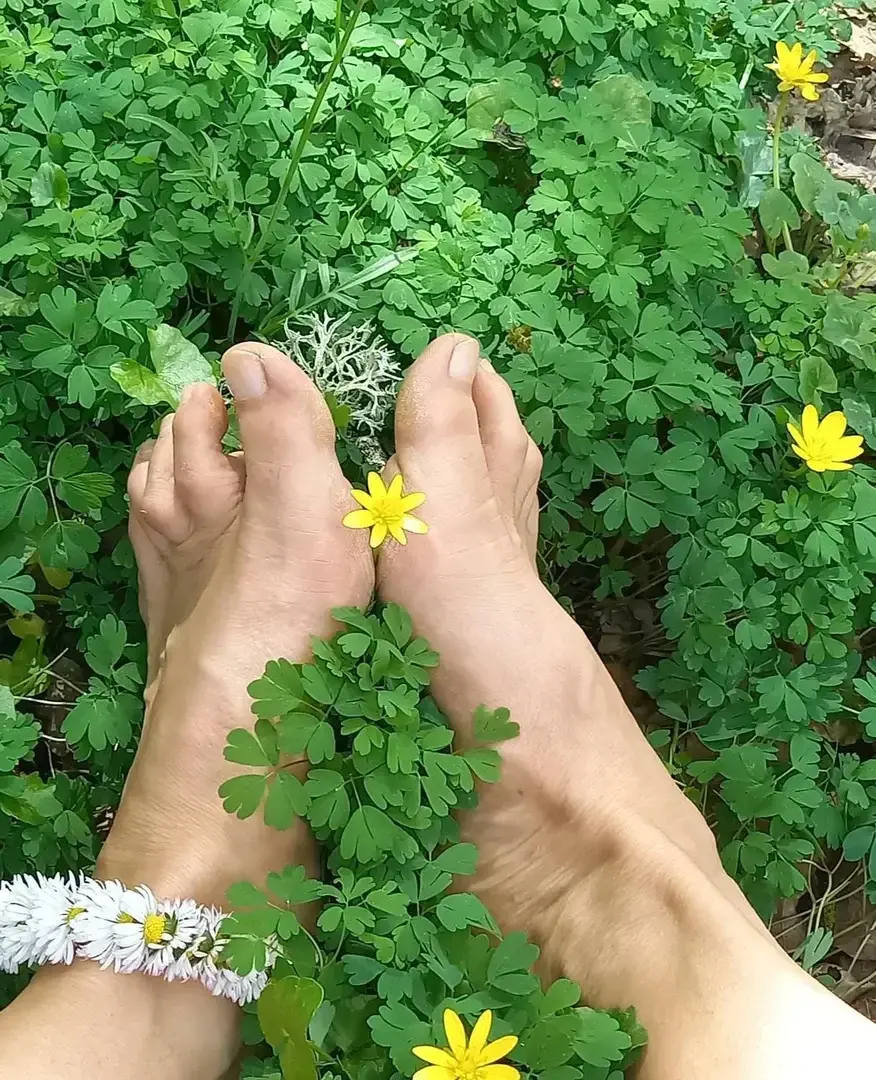 Leak & nude 2 — Pieds-nature