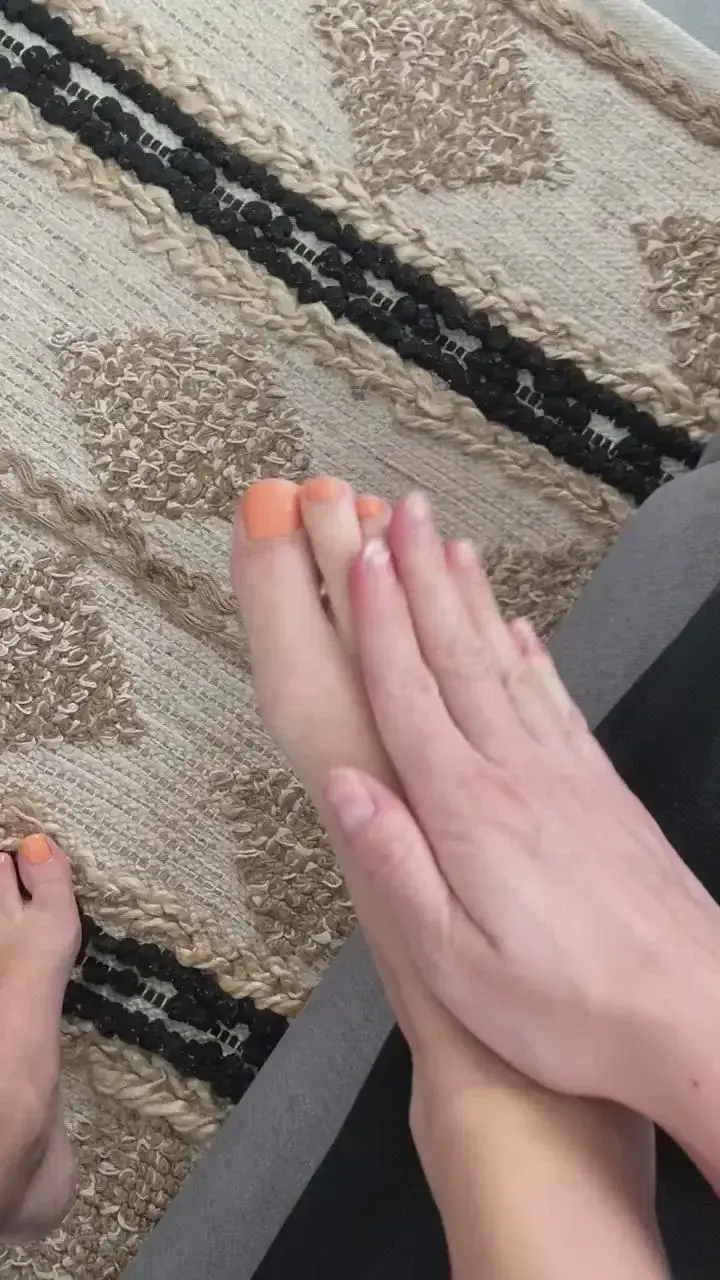 Leak & nude 2 — Feetgiiirl_