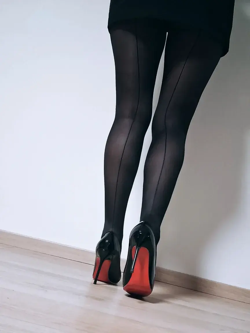 Leak & nude 1 — Businesslady_in_heels