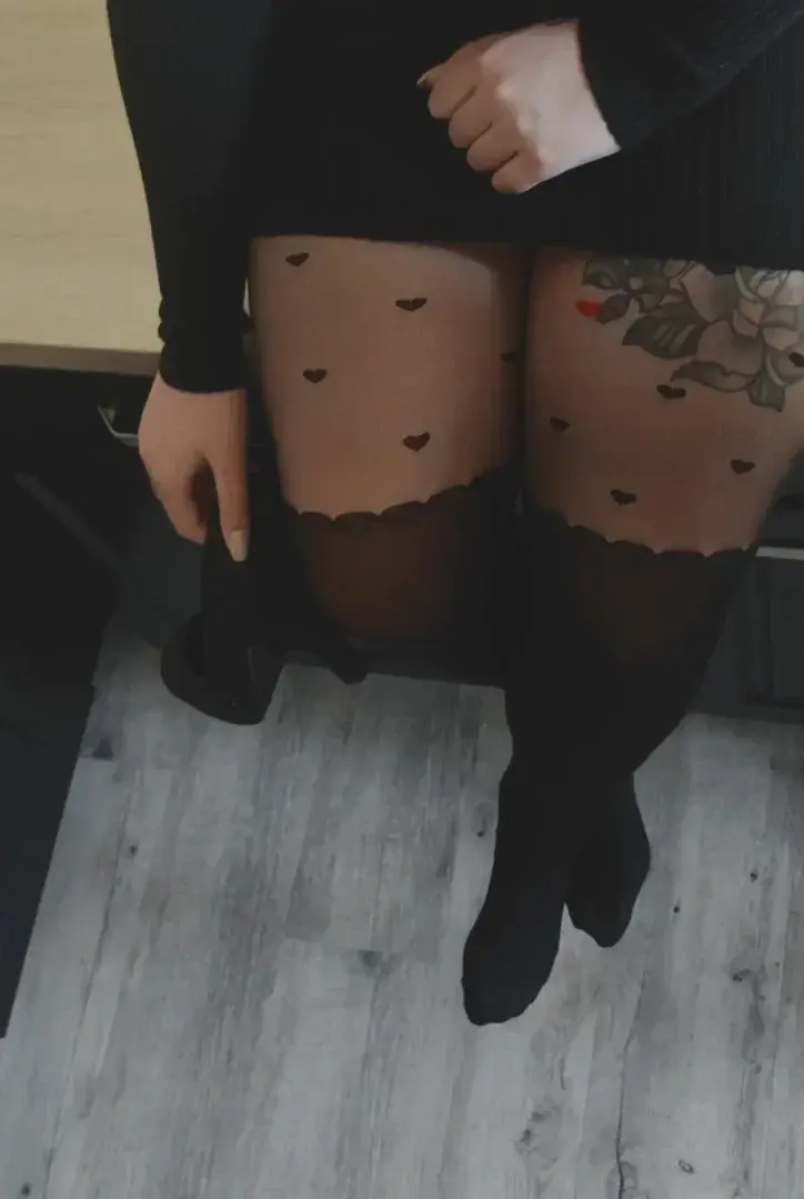 Leak & nude 4 — _ashii_feet-legs