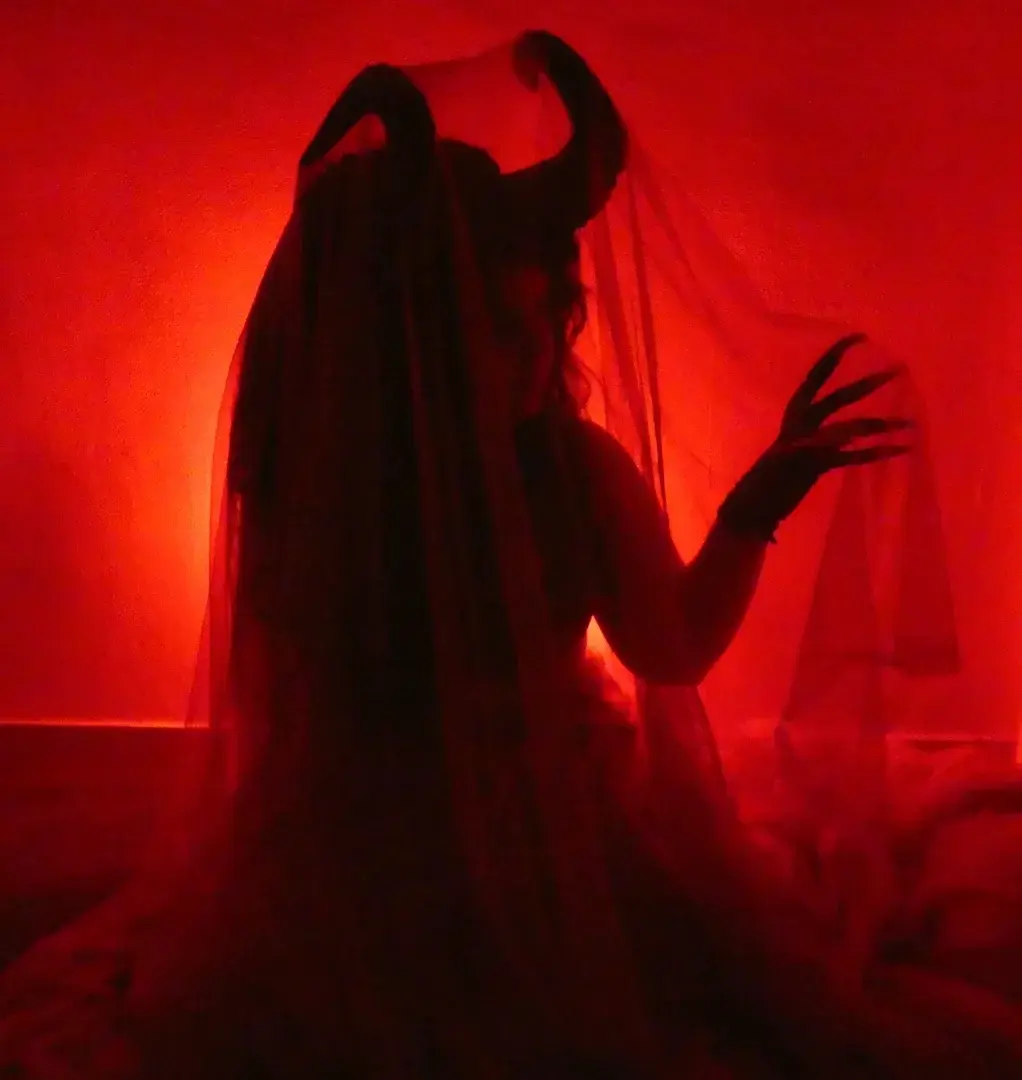 Leak & nude 3 — Theredsuccubus