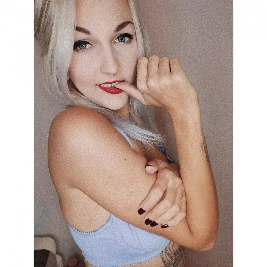 Leak public de Sephmistress — « description de la photo » (nude) sur MYM