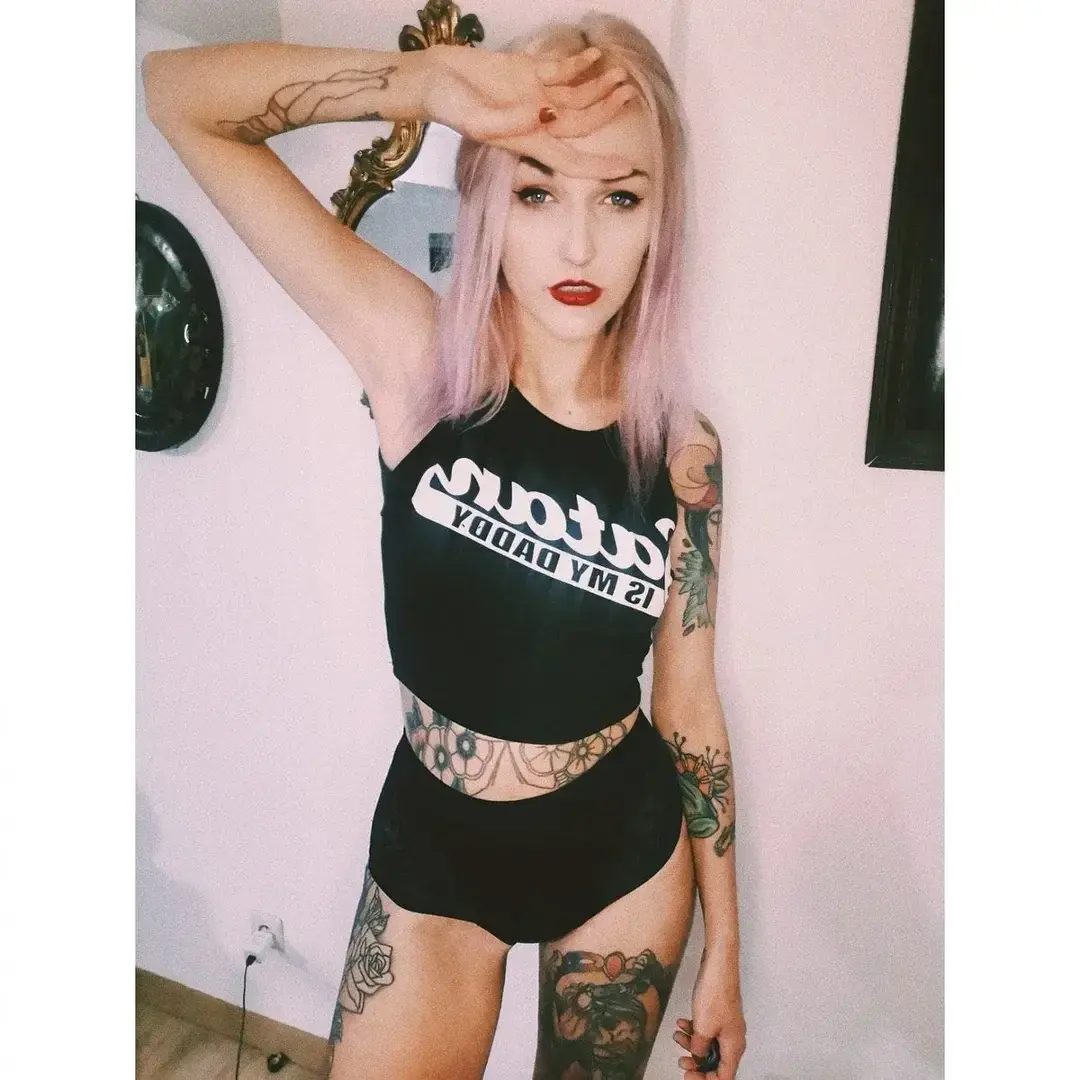 Leak public de Sephmistress — « De retour !! » (nude) sur MYM