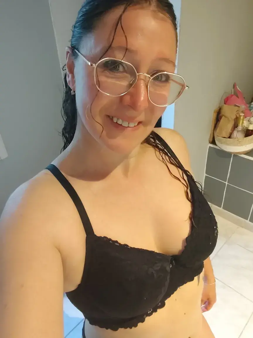 Leak & nude MYM — natsam : « Bonne journée 😘 » (MYM)