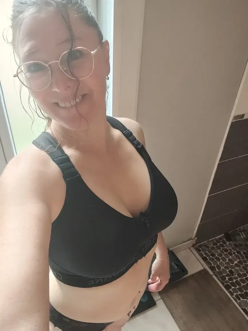 Leak & nude MYM — natsam : « Bonne journée 😘 » (MYM)