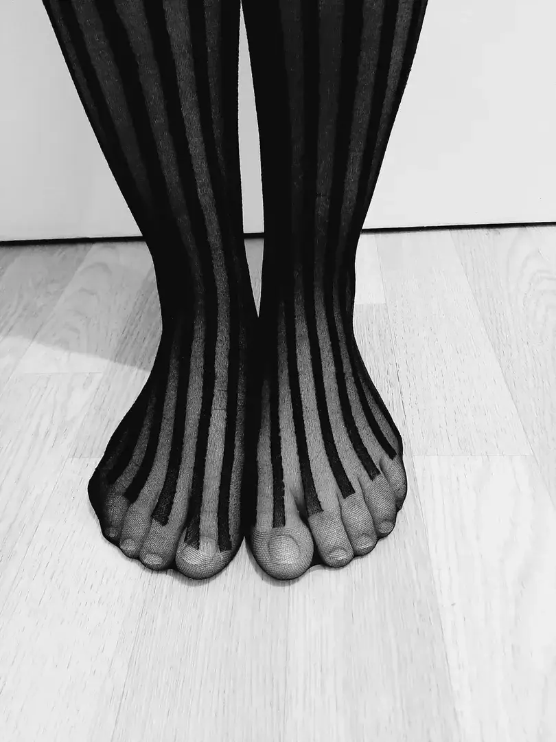 Leak & nude 1 — Footfrenchhot