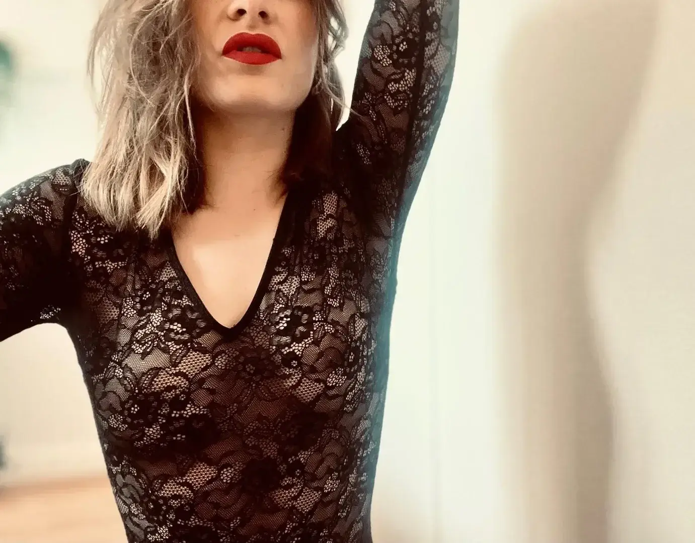 Leak & nude MYM — Frenchie_clem : « Pour me voir avec moins de dentelle, abonne-toi 😏 » (MYM)