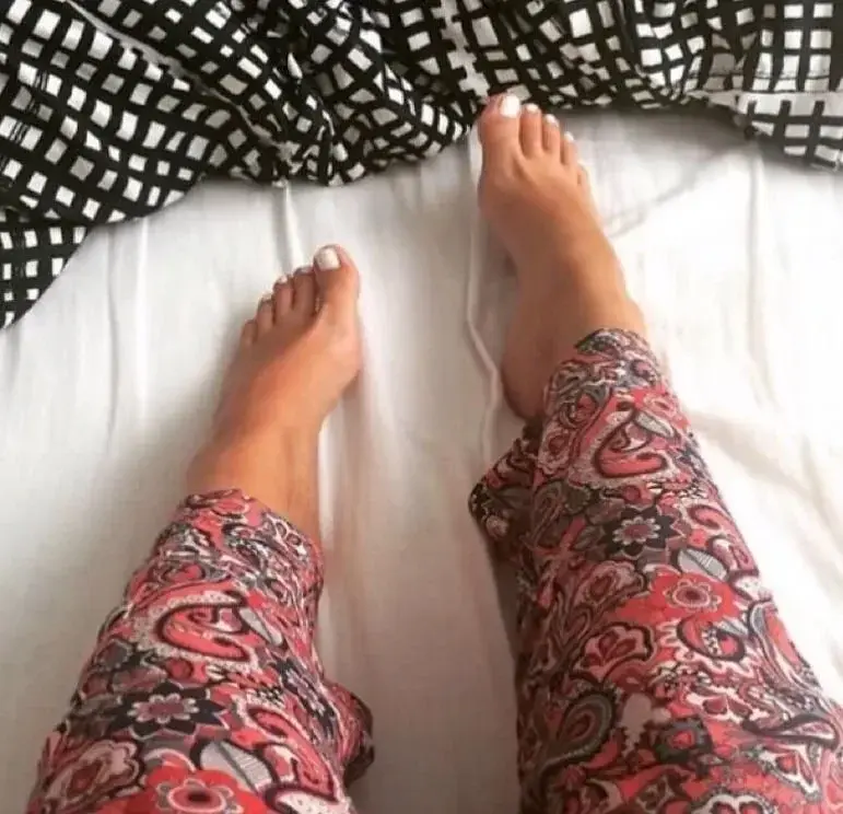 Leak & nude 1 — Alix_jolis_pieds