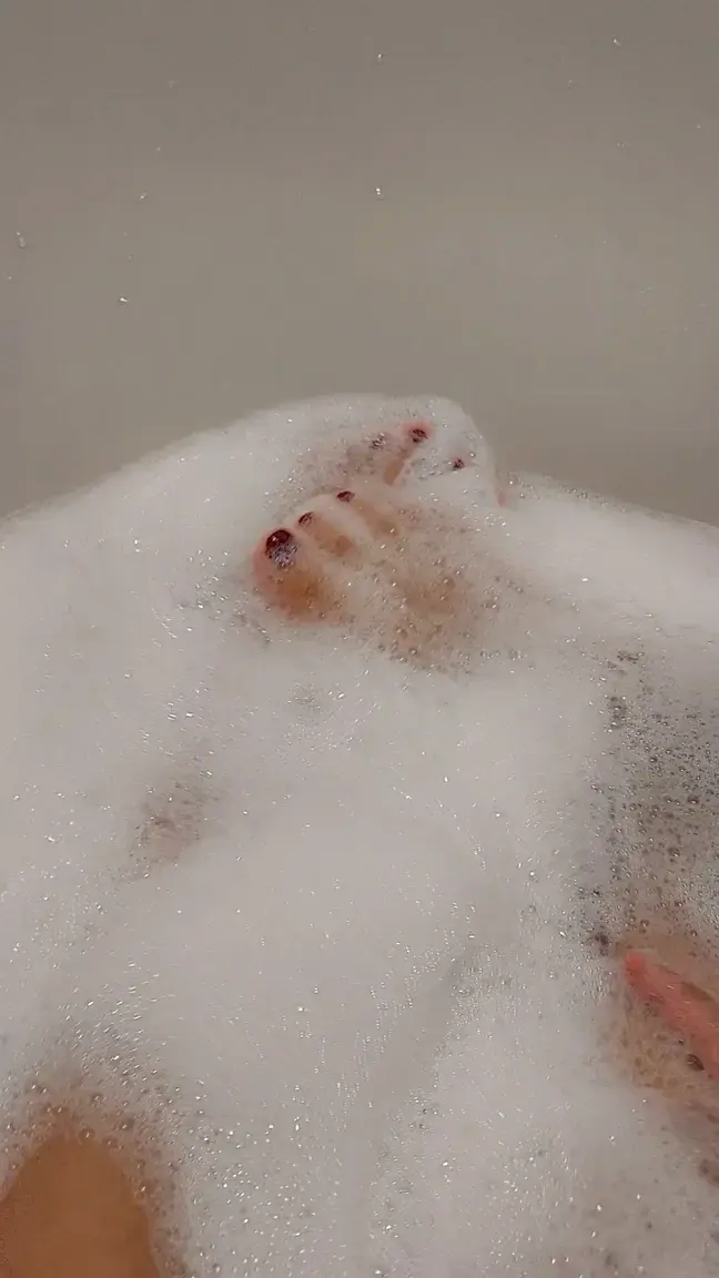Leak & nude 6 — piedsdevicky