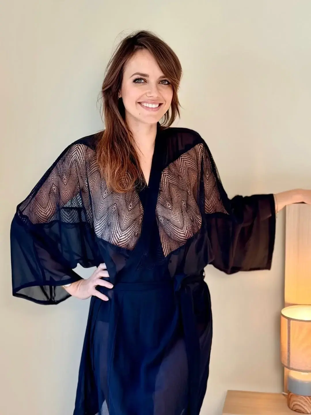 Je suis sûre que tu n'as jamais vu une femme comme moi ici, et ça tombe bien, je suis unique 😂​Si tu as une bonne vibes et un coté plutot coquin vient t'abonner c'est gratuit 🫣