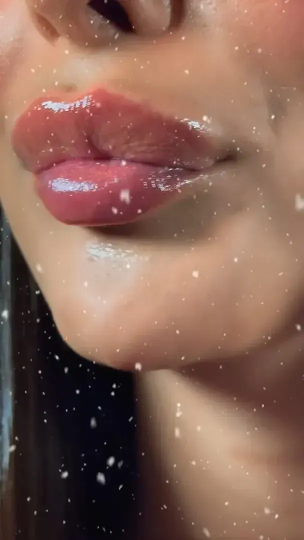 Leak public de Naomi_mgn — « ✨🎄 HO HO HOT ! 🎄✨Mon calendrier photo de Noël sur MYM est enfin là 😈💫📆 1 photo sexy par jour🎁Contenu exclusif, ambiance Noël🔥 Des surprises tous les jours jusque fin du moisViens ouvrir ta case du jour… 👀❤️👉 https://mym.fans/Naomi_mgn » (nude) sur MYM